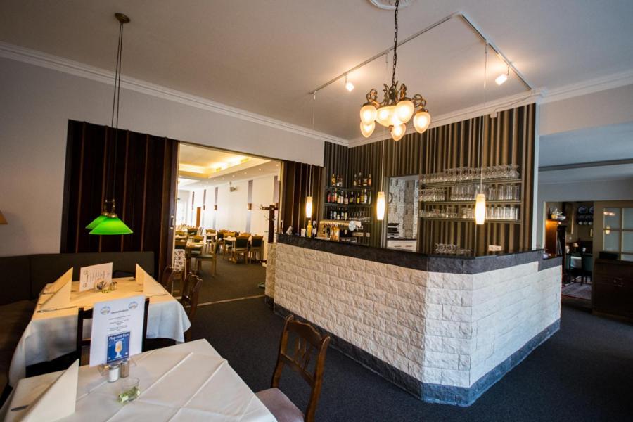 Hotel & Restaurant Wiggers Bad Oldesloe Exteriör bild