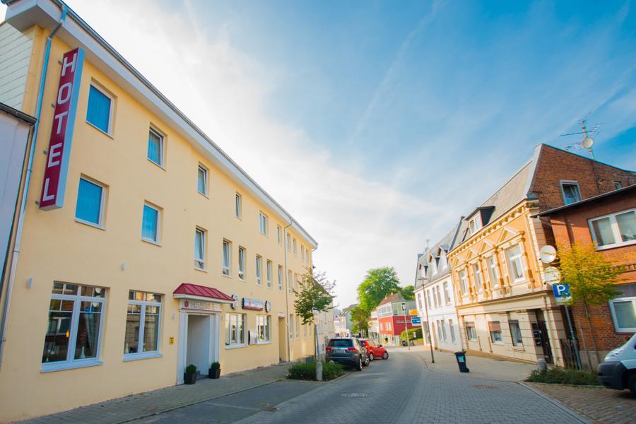 Hotel & Restaurant Wiggers Bad Oldesloe Exteriör bild